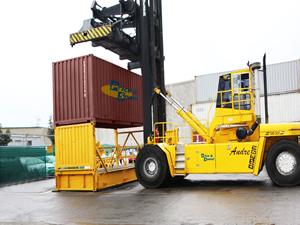 Kurs om utrustning för containerhantering