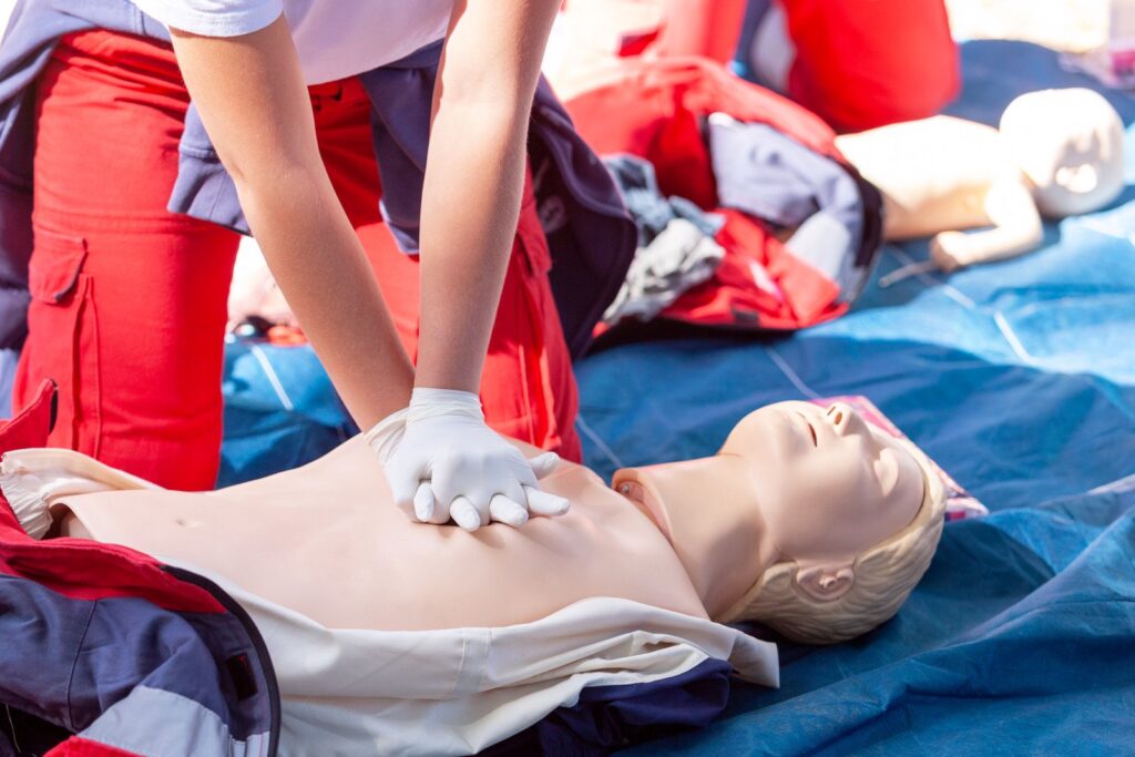 szkolenie z udzielania pierwszej pomocy